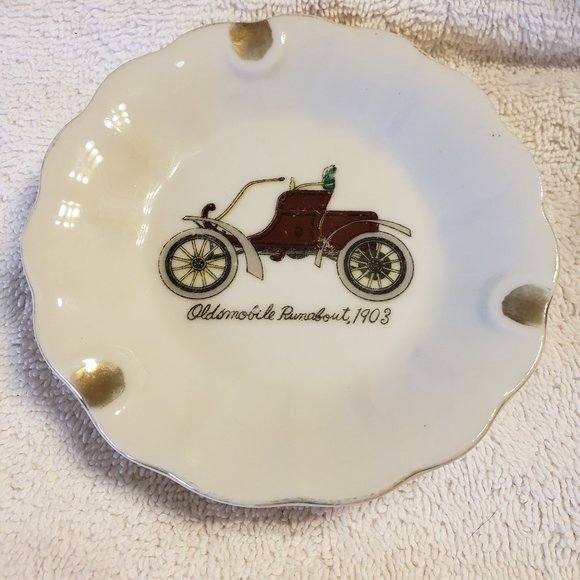 Accents | Vintage Porcelain Cigarette Ashtray Made In Japan 193